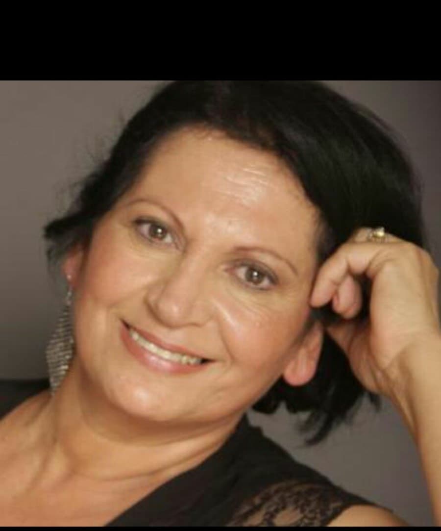 פורטרט של לילי טויזר, השפית המארחת של בישולילים